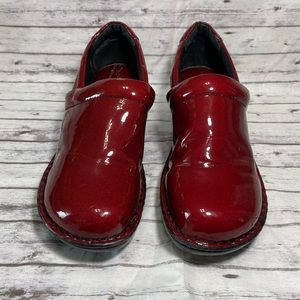 BOC Blood Red Clogs, Size 9/39